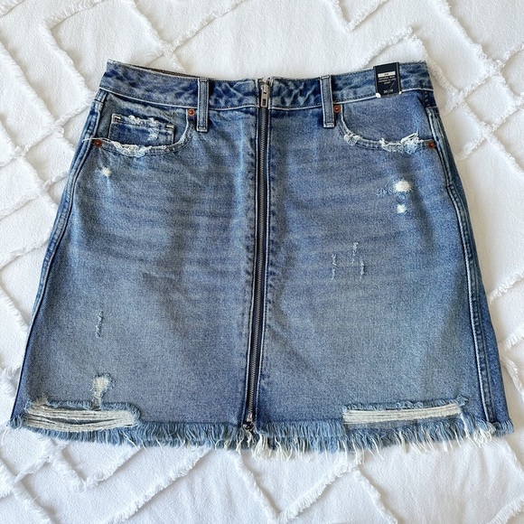 • NWT! • Abercrombie & Fitch zipper denim jeans skirt Sz.30 - Picture 1 of 4